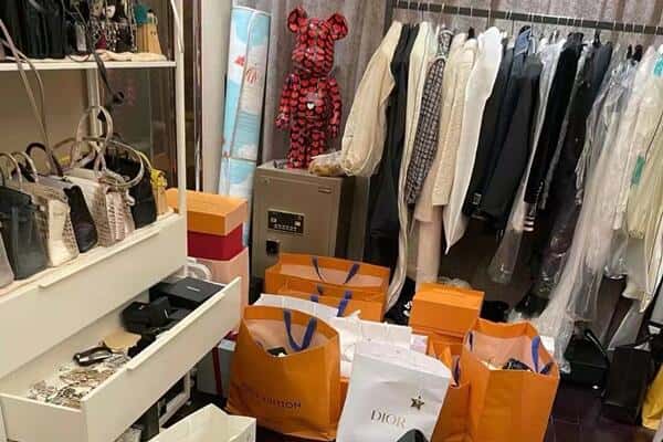 二七区回收一线品牌衣服